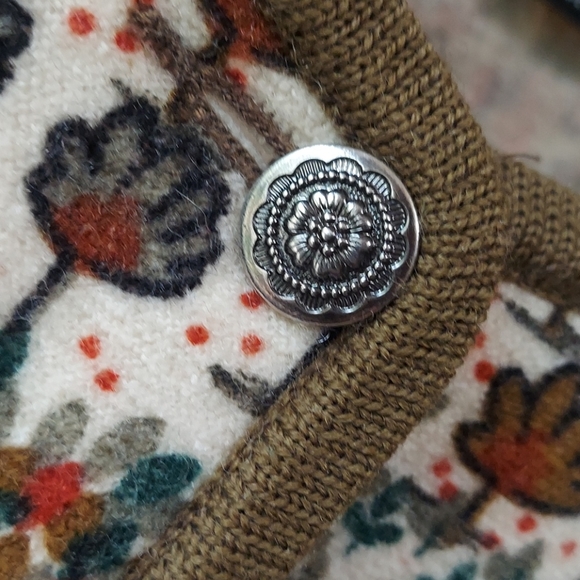 Geiger Wool Button up Sweater. - Picture 4 of 9